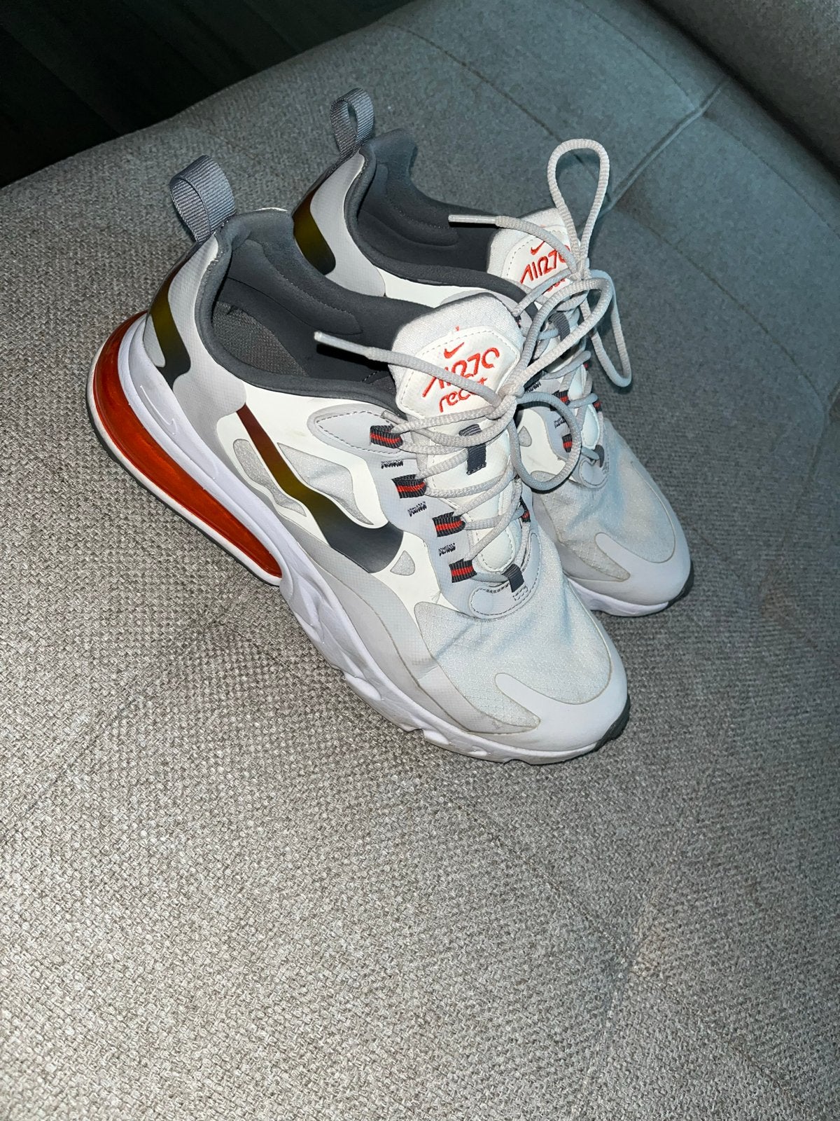 Nike Air Max 270 React Sneakers - Zo goed als nieuw - Maat 4, Kleding | Heren, Schoenen, Ophalen of Verzenden, Zo goed als nieuw