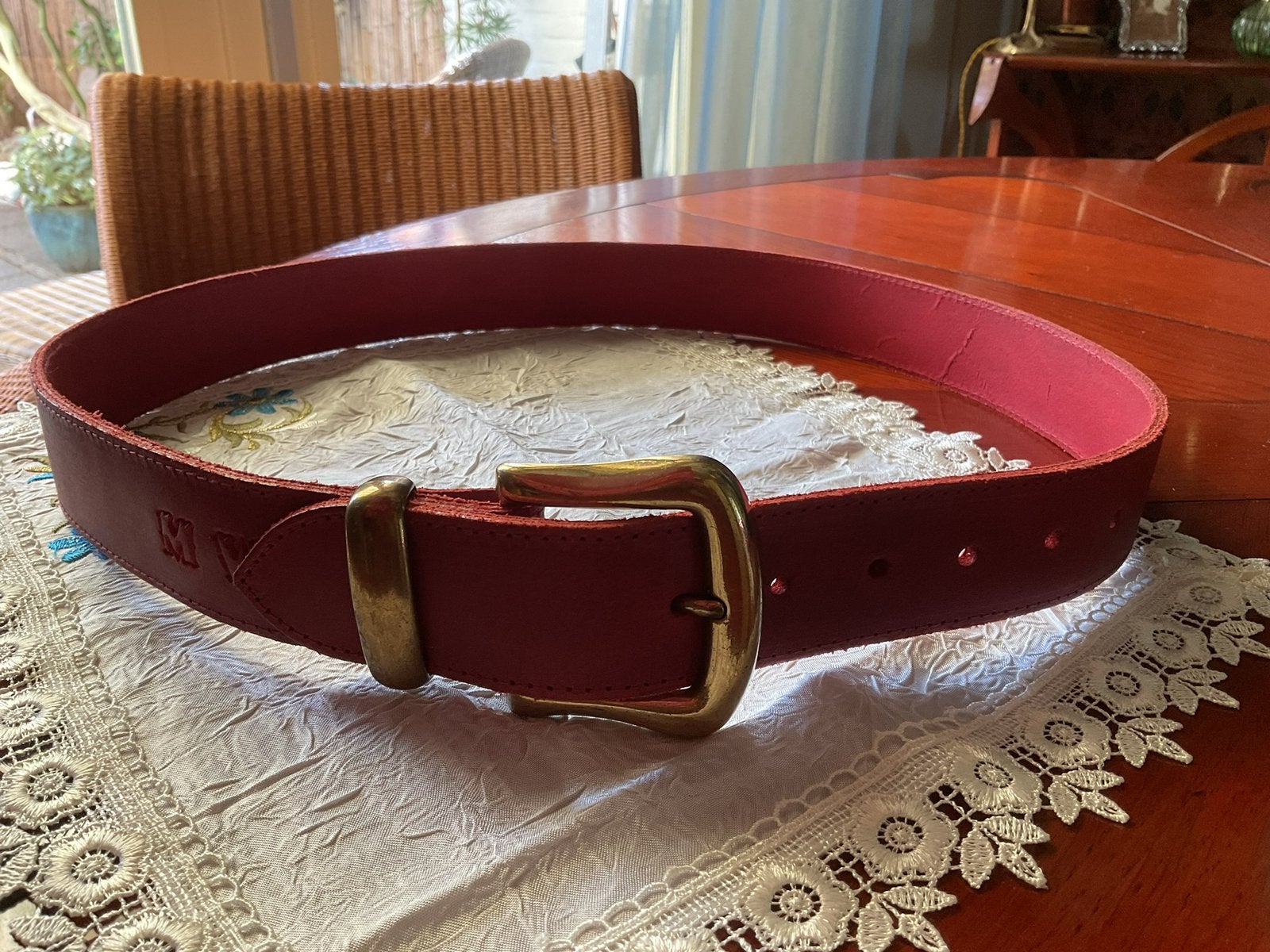 MOOIE STOERE ROODLEREN RIEM TOTALE LENGTE 106 CM, Echt leder, Tailleriem, Ophalen of Verzenden, Rood