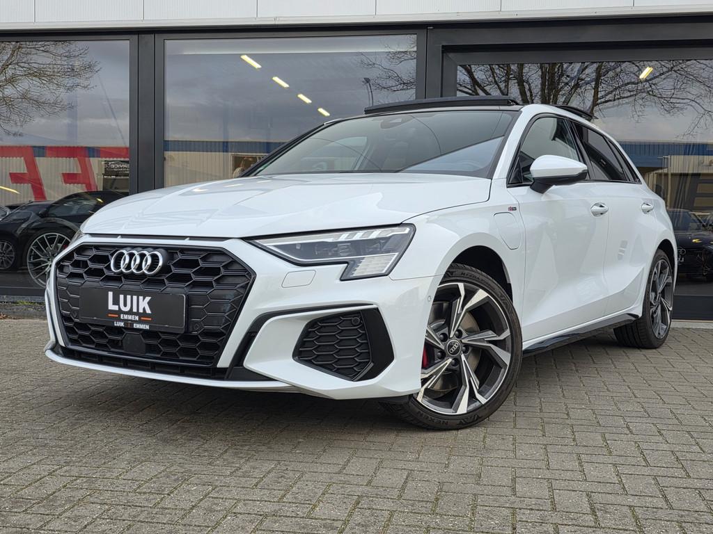 Audi A3 Sportback 45 TFSI e S edition Competition + VOL OPTI, Auto's, Audi, Gebruikt, Zwart, 4 cilinders, Wit