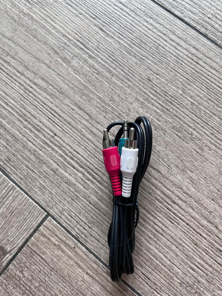 Audio kabel 3.5mm jack naar 2x RCA (tulp) - Gebruikt, Ophalen of Verzenden, Gebruikt, Minder dan 2 meter, Interlink-kabel