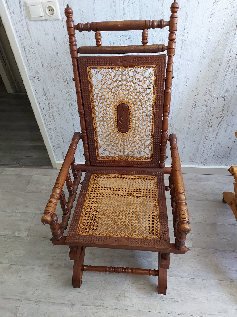 Houten schommelstoel met rieten zitting, Huis en Inrichting, Ophalen, Gebruikt, Bruin, Hout