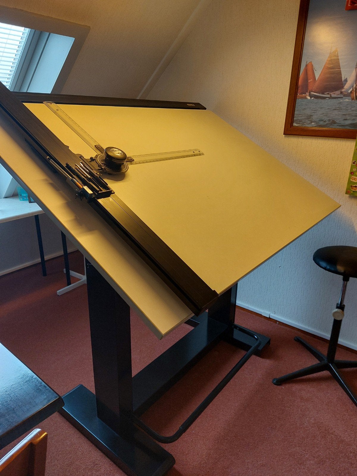 professionele tekentafel, Doe-het-zelf en Verbouw, Tekentafels, Ophalen, Gebruikt, 150 tot 170 cm