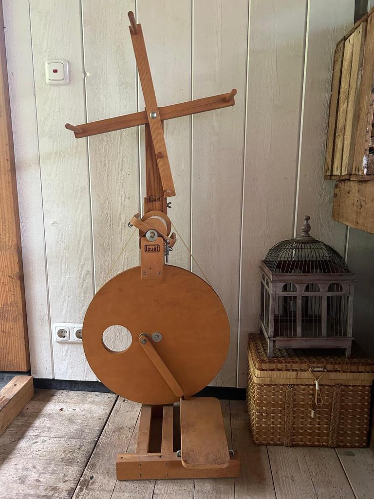 Louet spinnewiel met wolhaspel molen en klossen, Ophalen of Verzenden, Gebruikt, Spinnewiel