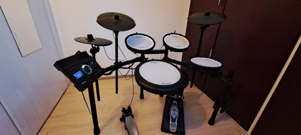 Roland TD-17KV V-Drums elektronisch drumstel met accessoires, Muziek en Instrumenten, Drumstellen en Slagwerk, Ophalen, Zo goed als nieuw