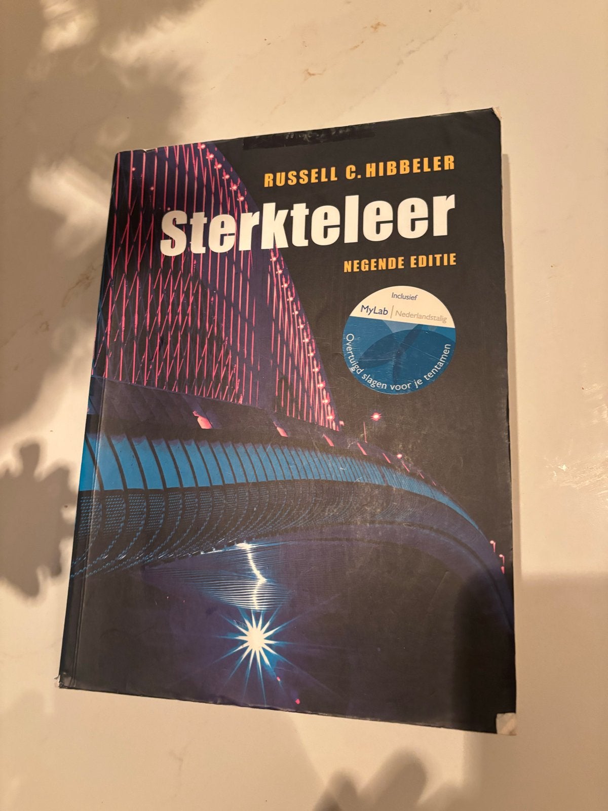 Sterkteleer - Negende Editie - Russell C. Hibbeler, Boeken, Ophalen of Verzenden, Beta, Zo goed als nieuw, HBO