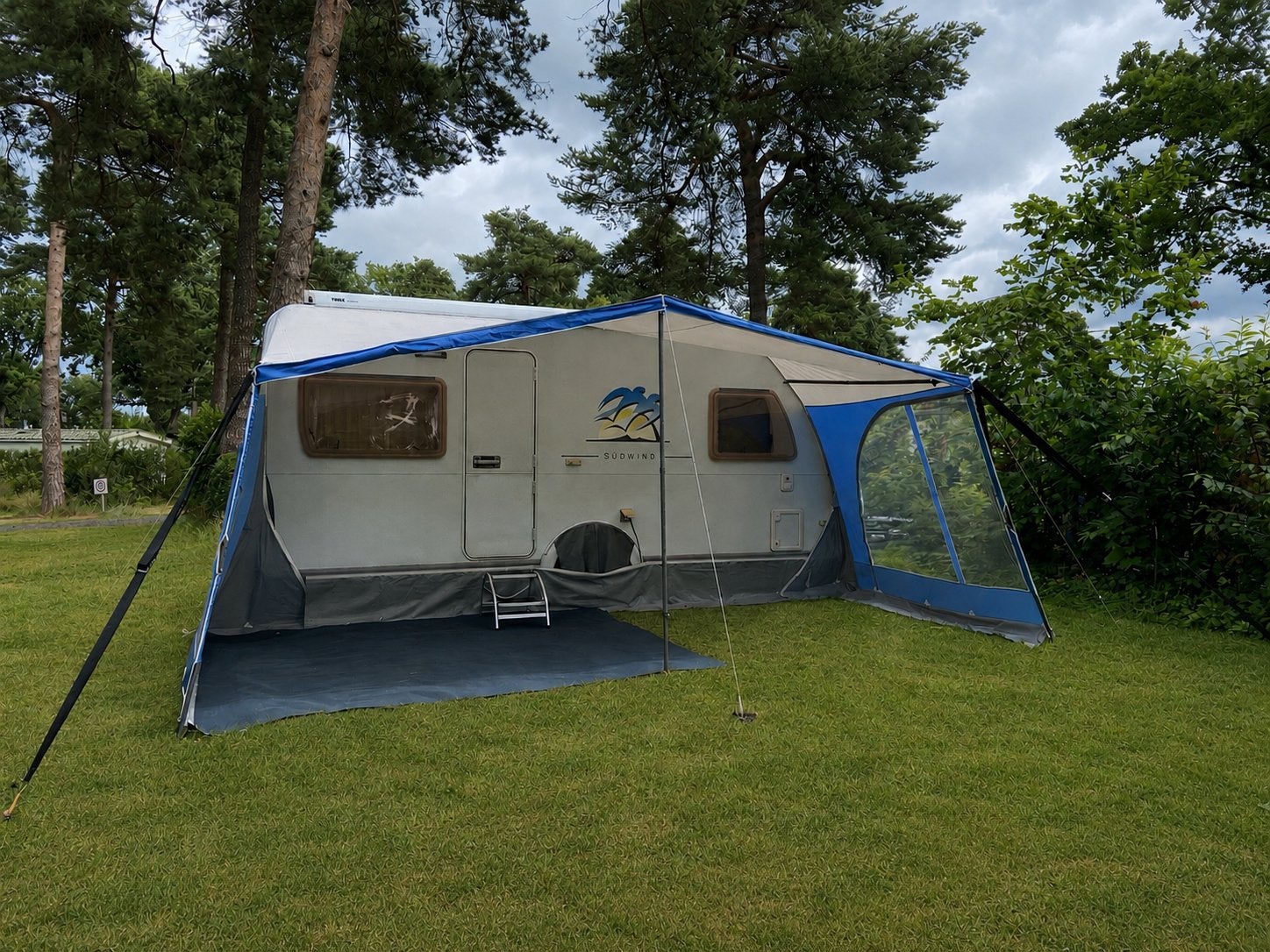 Knaus Südwind 450 FU 2005 veel extra’s  | Mover|Zonnepaneel, Rondzit, Frans bed, Particulier, Knaus