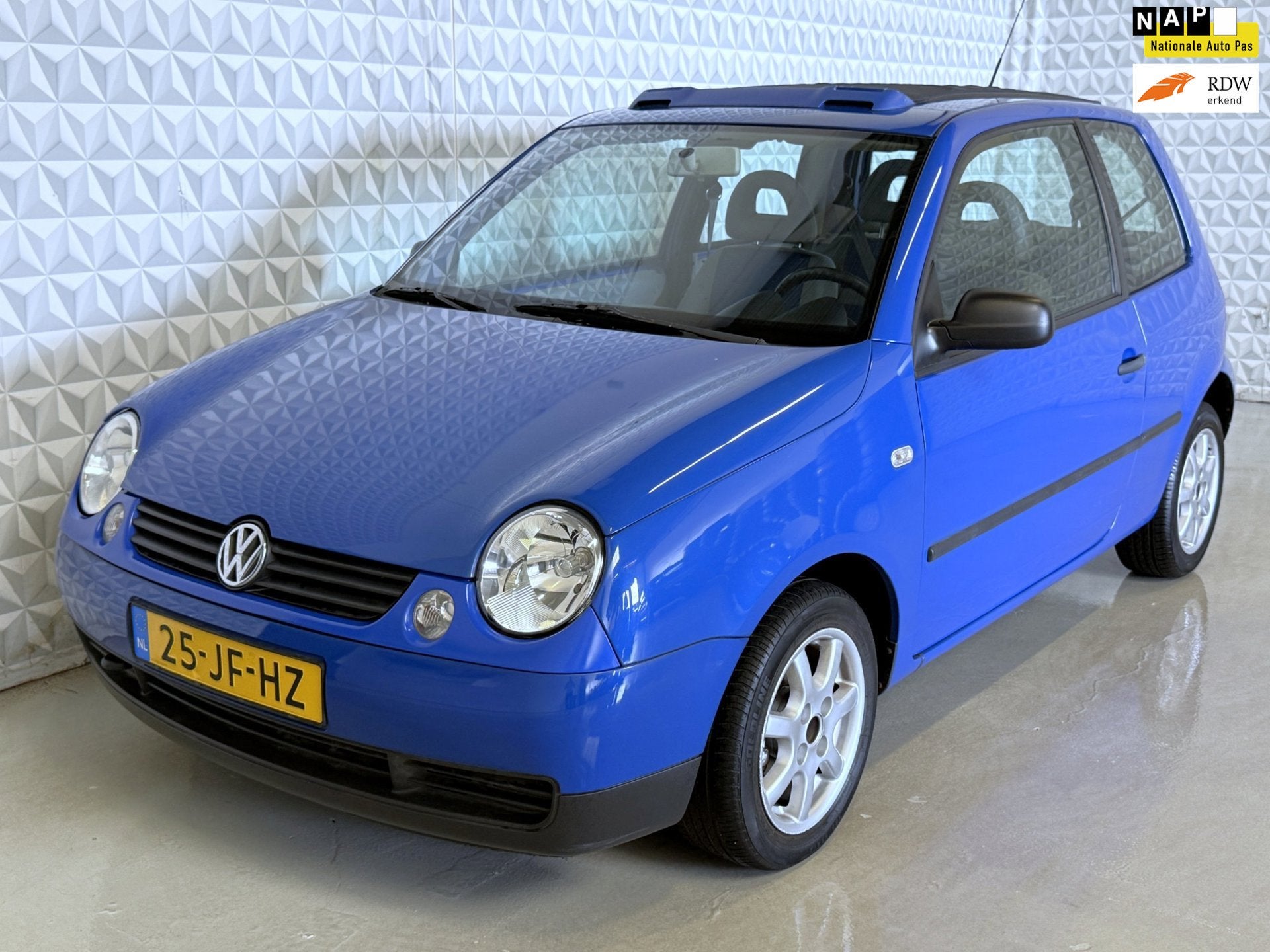 Volkswagen Lupo 1.4-16V AUTOMAAT / 156.000km (2002), Auto's, 450 kg, 31 €/maand, 4 cilinders, Bedrijf