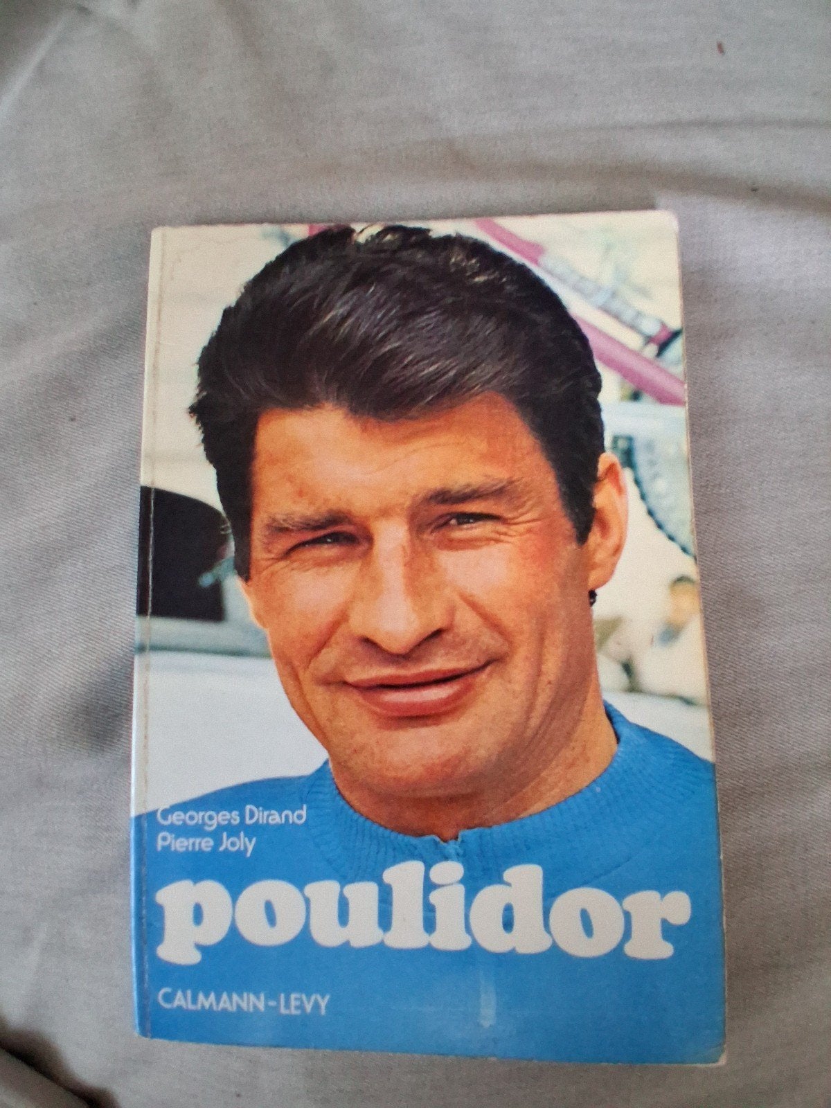 Frans boek over wielrenner poulidor, Boeken, Ophalen of Verzenden, Gelezen, Sport