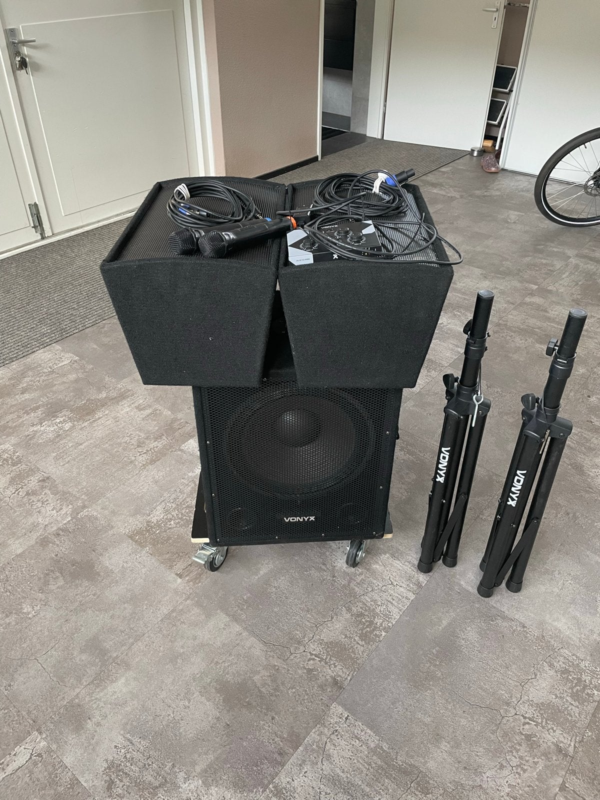 Complete Vonyx Party Set met Microfoons en Ontvanger, Gebruikt, Party speaker, Inclusief microfoon, Ophalen