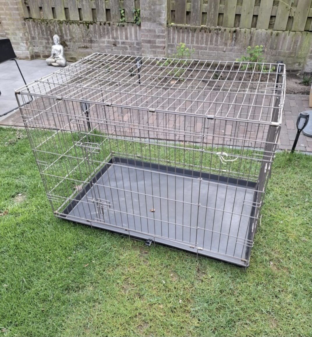 grote stevige bench voor grote hond. wegens verhuizing te ko, Ophalen