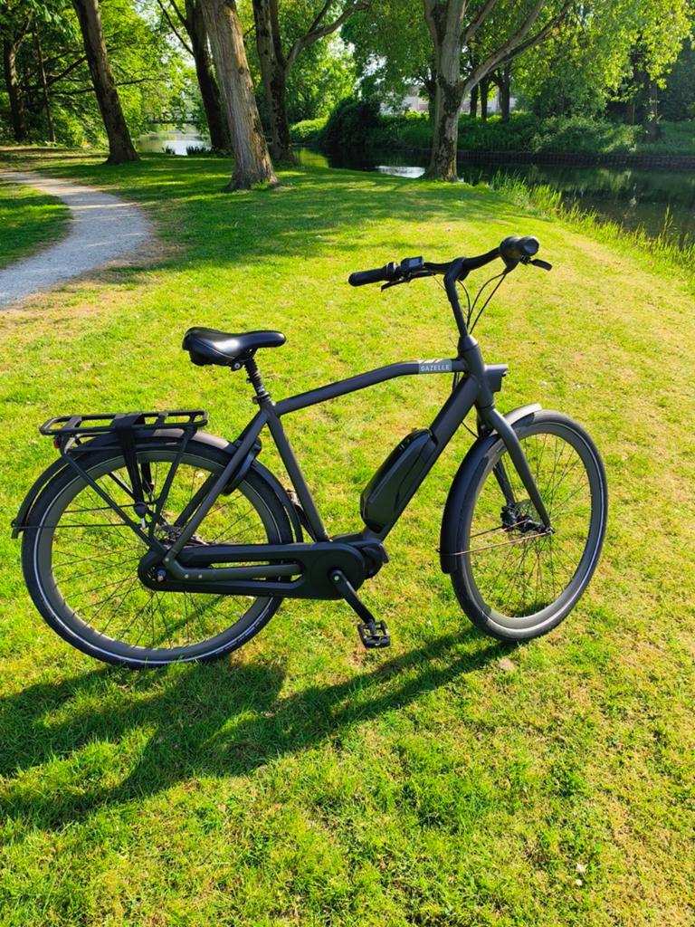 Gazelle Esprit elektrische fiets 2023 – eerste eigenaar – TO, Ophalen of Verzenden, Zo goed als nieuw, 50 km per accu of meer