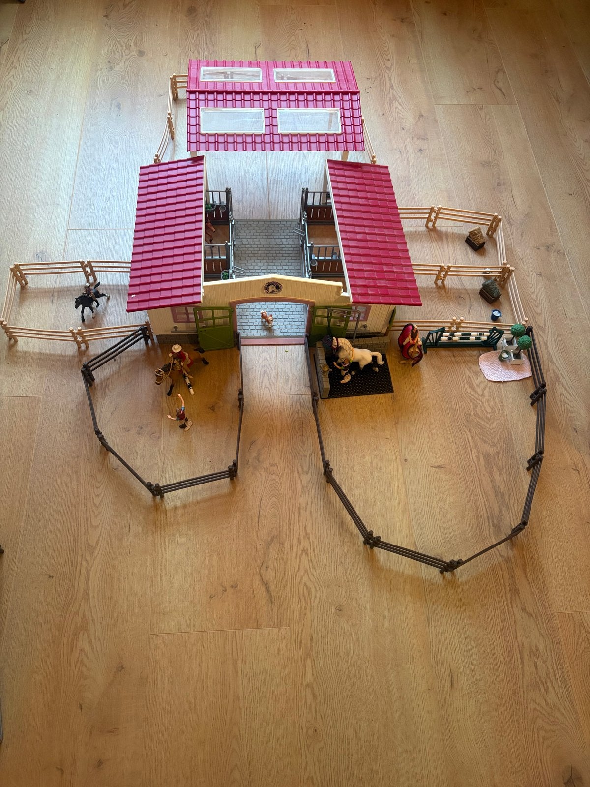 Schleich Paardenstal met veel extra's, Ophalen, Zo goed als nieuw, Jongen of Meisje