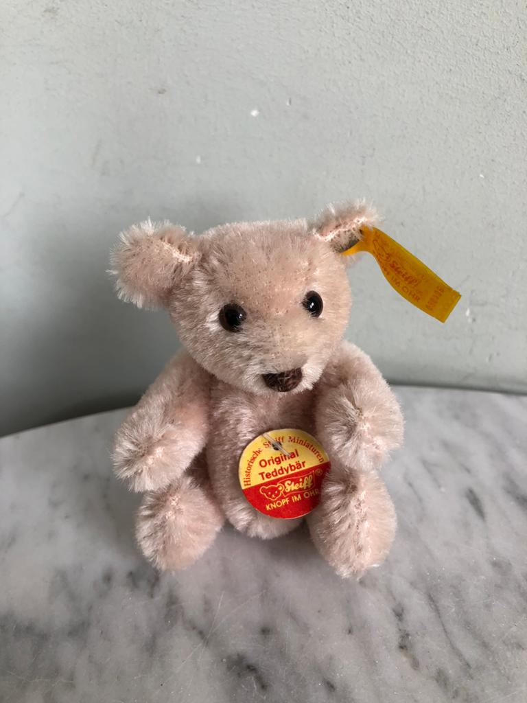 Nieuw Steiff rosé mini beer, mohair, 10 cm. uit ‘84/‘85, Ophalen of Verzenden, Nieuw, Stoffen beer, Steiff