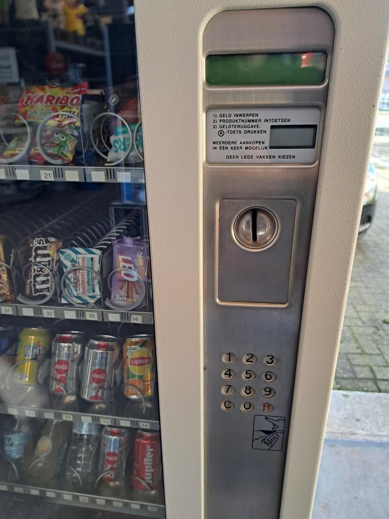 Fris / snack automaat gekoeld, Verzamelen, Automaten | Overige, Ophalen, Gebruikt
