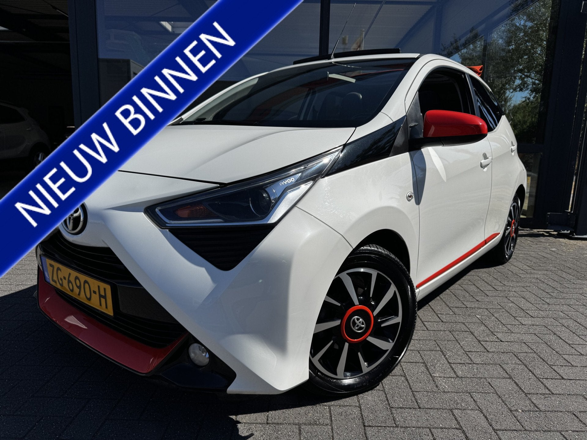 Toyota Aygo 1.0 VVT-i x-otic Cabriolet / Camera / Apple/Andr, Voorwielaandrijving, Stof, Gebruikt, 4 stoelen