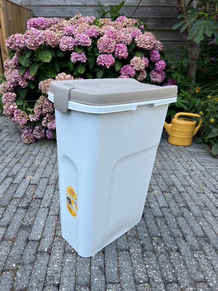 Large pet food container, Overige merken, Ophalen, Gebruikt, Voer-/drinkbak