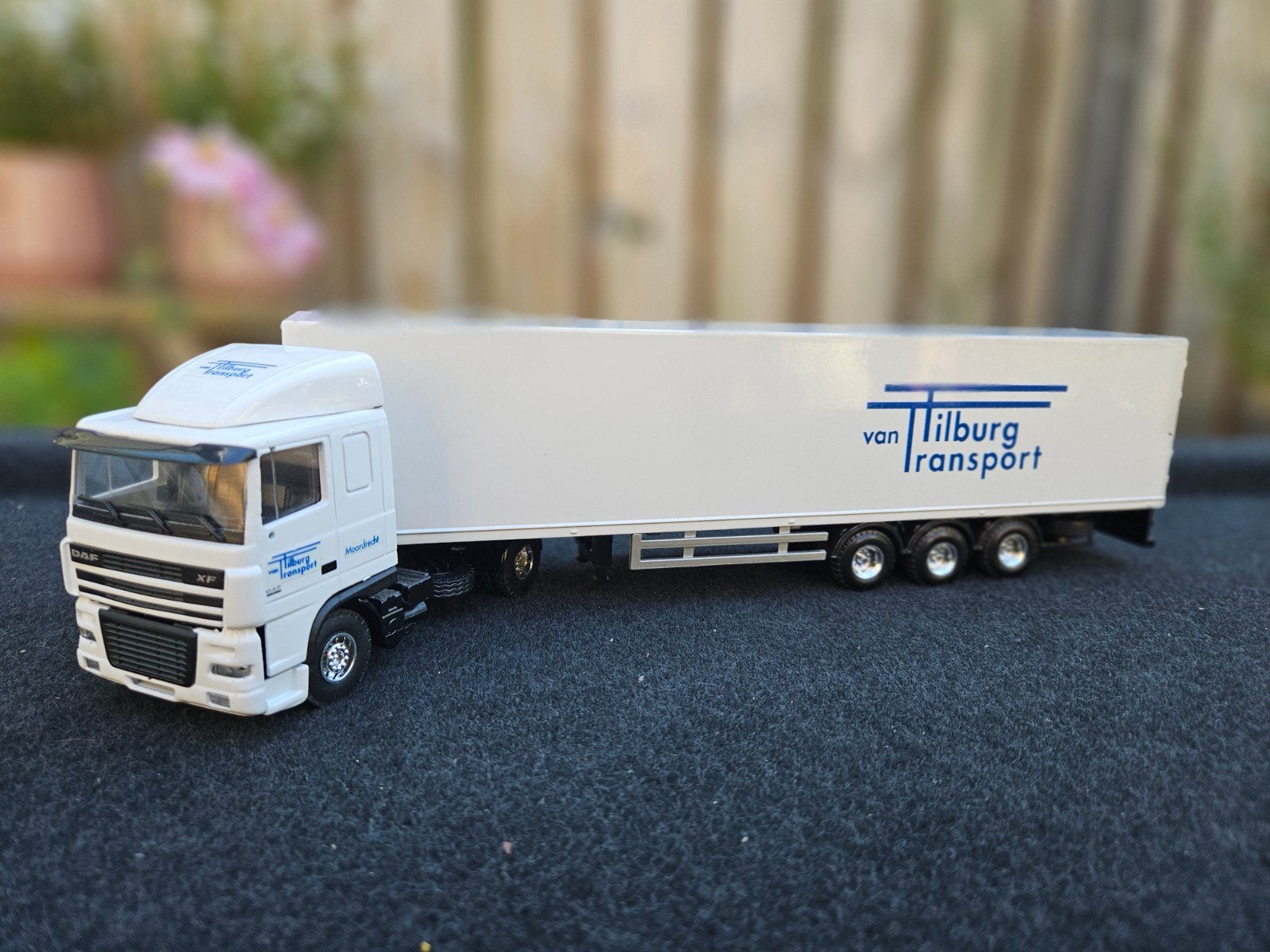 Lioncar Daf XF van Tilburg transport 1:50, Ophalen of Verzenden, Zo goed als nieuw, Bus of Vrachtwagen, Lion Toys