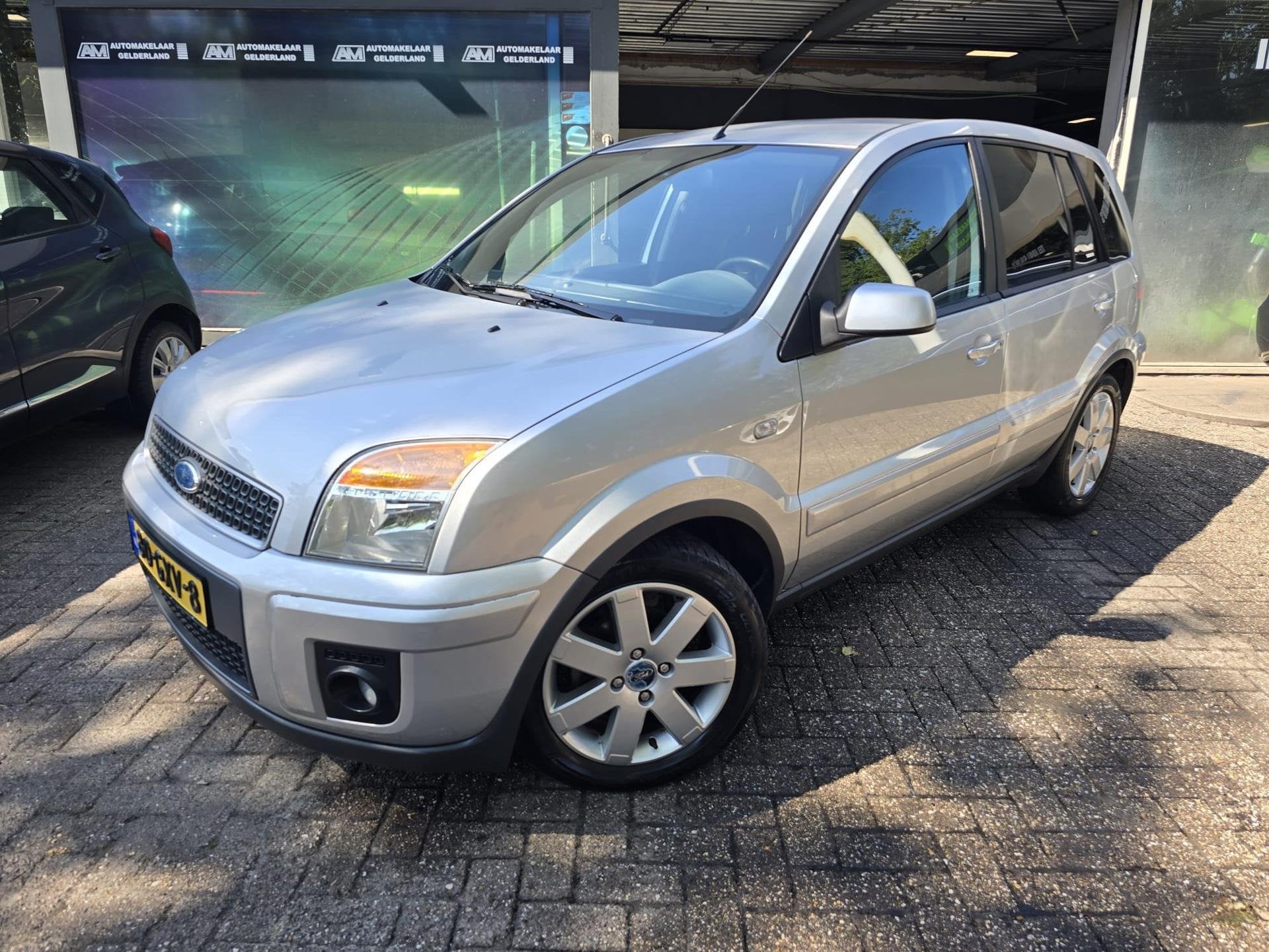Ford Fusion 1.4-16V Futura | 1E EIGENAAR | 3/6 OF 12MND GARA, Auto's, Voorwielaandrijving, Gebruikt, Metallic lak, 49 €/maand
