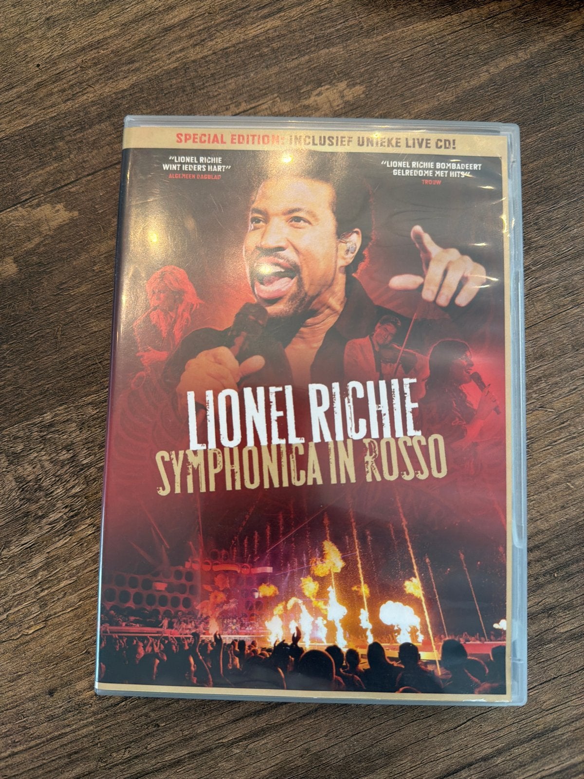 Lionel Richie Symphonica in Rosso DVD + Live CD, Alle leeftijden, Ophalen, Gebruikt, Muziek en Concerten
