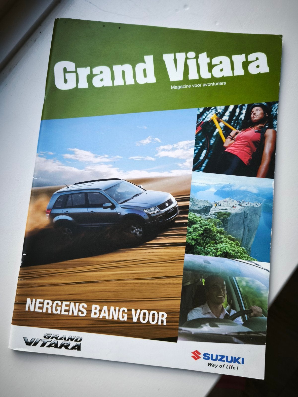 Originele Verkoop Catalogus Suzuki Grand Vitara JT, Ophalen of Verzenden, Zo goed als nieuw