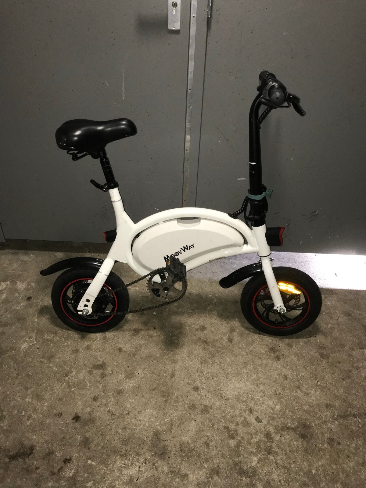 MoovWay elektrische vouwfiets - alles werkt, band lek, Ophalen of Verzenden, Gebruikt, 50 km per accu of meer, Overige merken