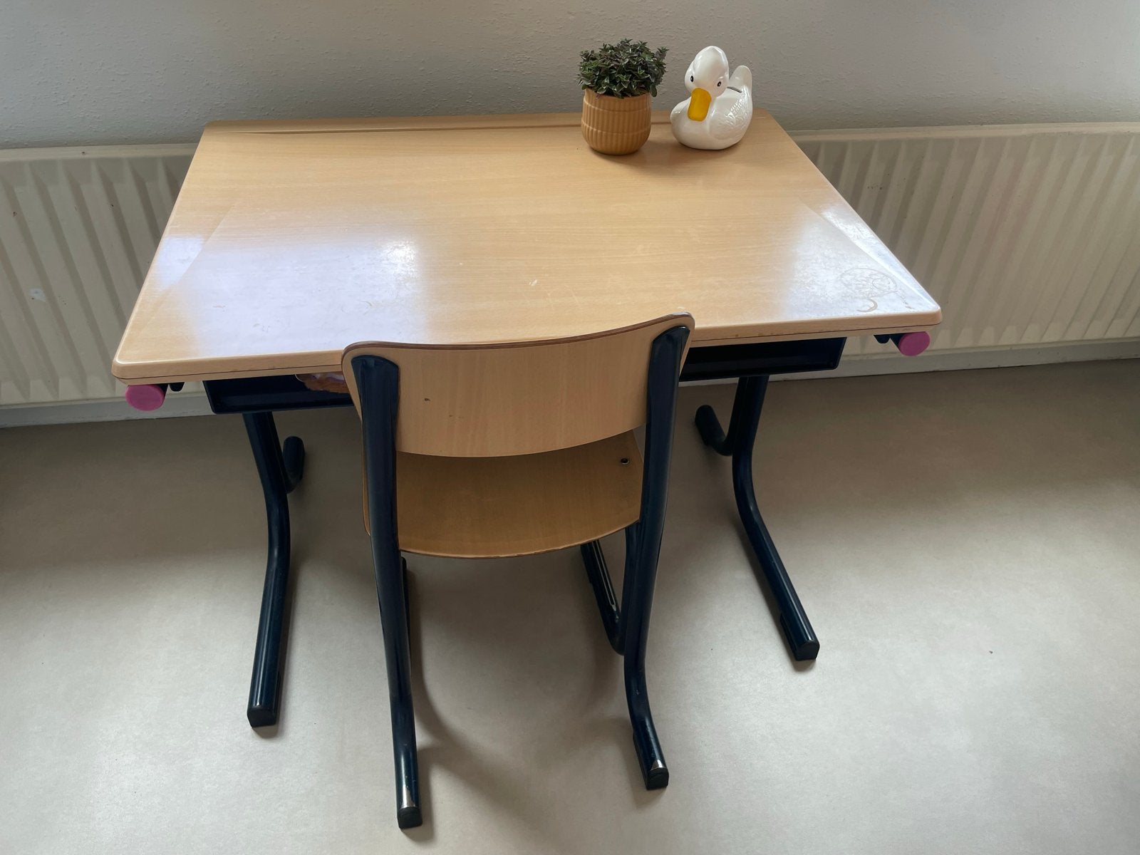 Schoolbureautje kleuterklas met stoel, Kinderen en Baby's, Kinderkamer | Tafels en Stoelen, Ophalen, Gebruikt, Tafel(s) en Stoel(en)