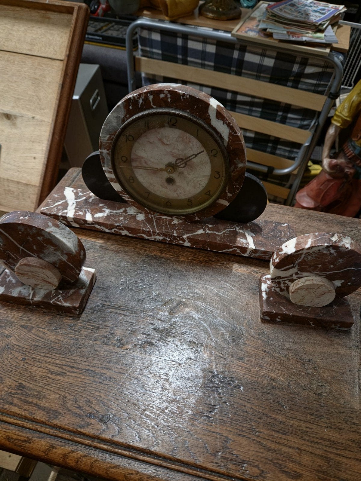 Antieke marmeren schoorsteenklok met ornamenten, Ophalen