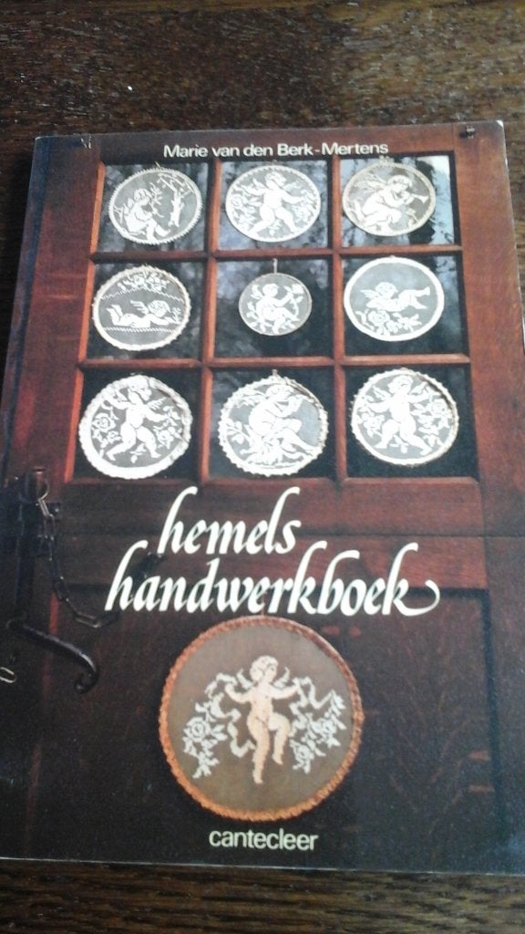 Hemels handwerkboek, Ophalen of Verzenden, Zo goed als nieuw, Haken, Patroon of Boek