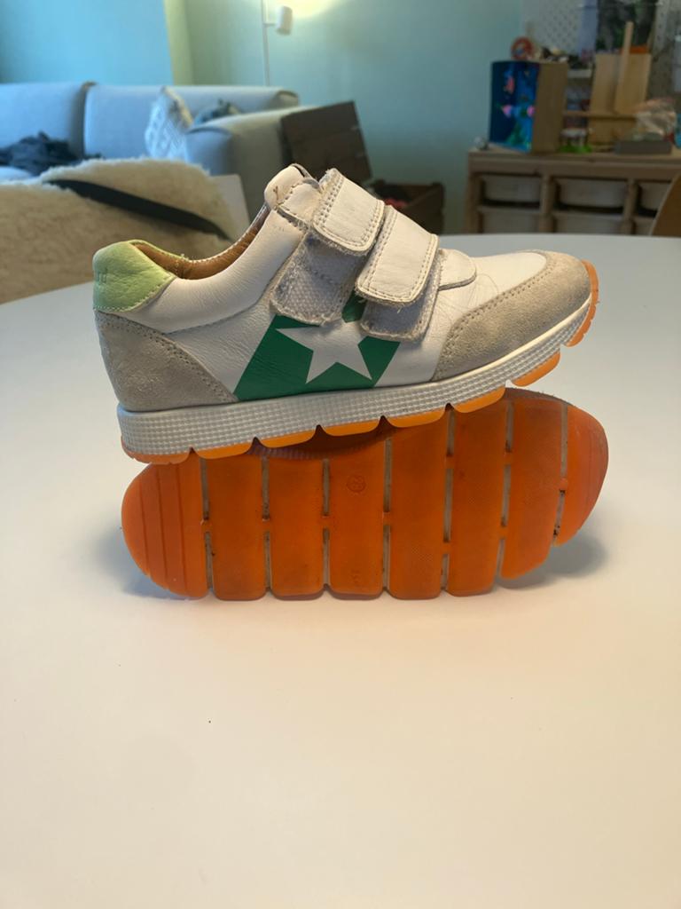 Bisgaard Leren sneakers maat 28 - Wit met groen en oranje, Gebruikt, Jongen of Meisje, Schoenen, Ophalen of Verzenden