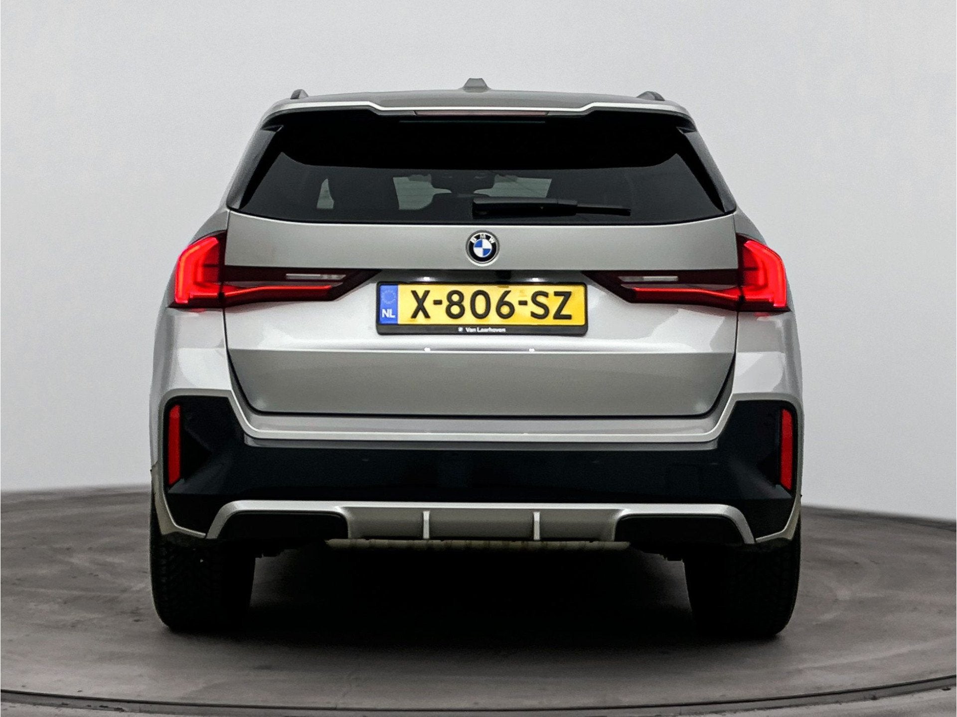 BMW X1 sDrive20i M Sport Automaat / Sportstoelen / Achteruit, Auto's, BMW, 1525 kg, 156 pk, Met garantie (alle), Origineel Nederlands