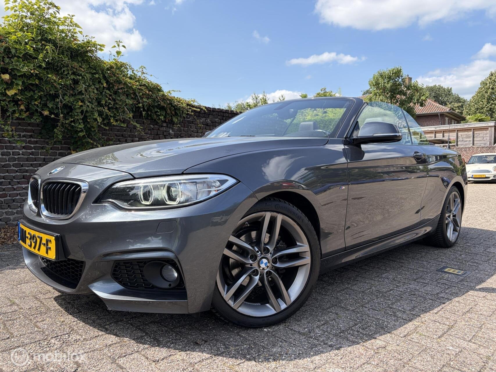 BMW 2-serie Cabrio 218i M Sport / Leder / Navi / APK mei 27, Automatische klimaatregeling, Gebruikt, Cabriolet, 4 stoelen