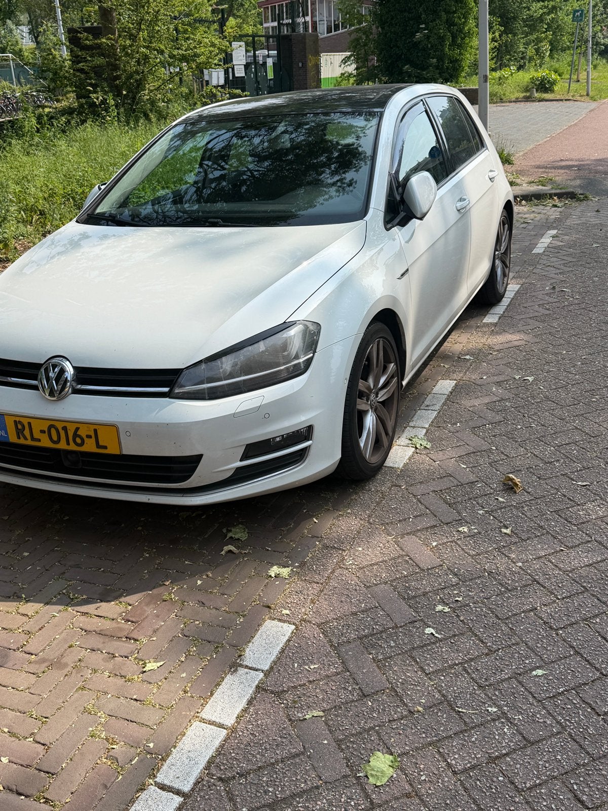Volkswagen Golf 1.4 TSI 103KW DSG 140 PK parelmoerwit pano, Auto's, Volkswagen, Zwart, Wit, Leder, 1395 cc