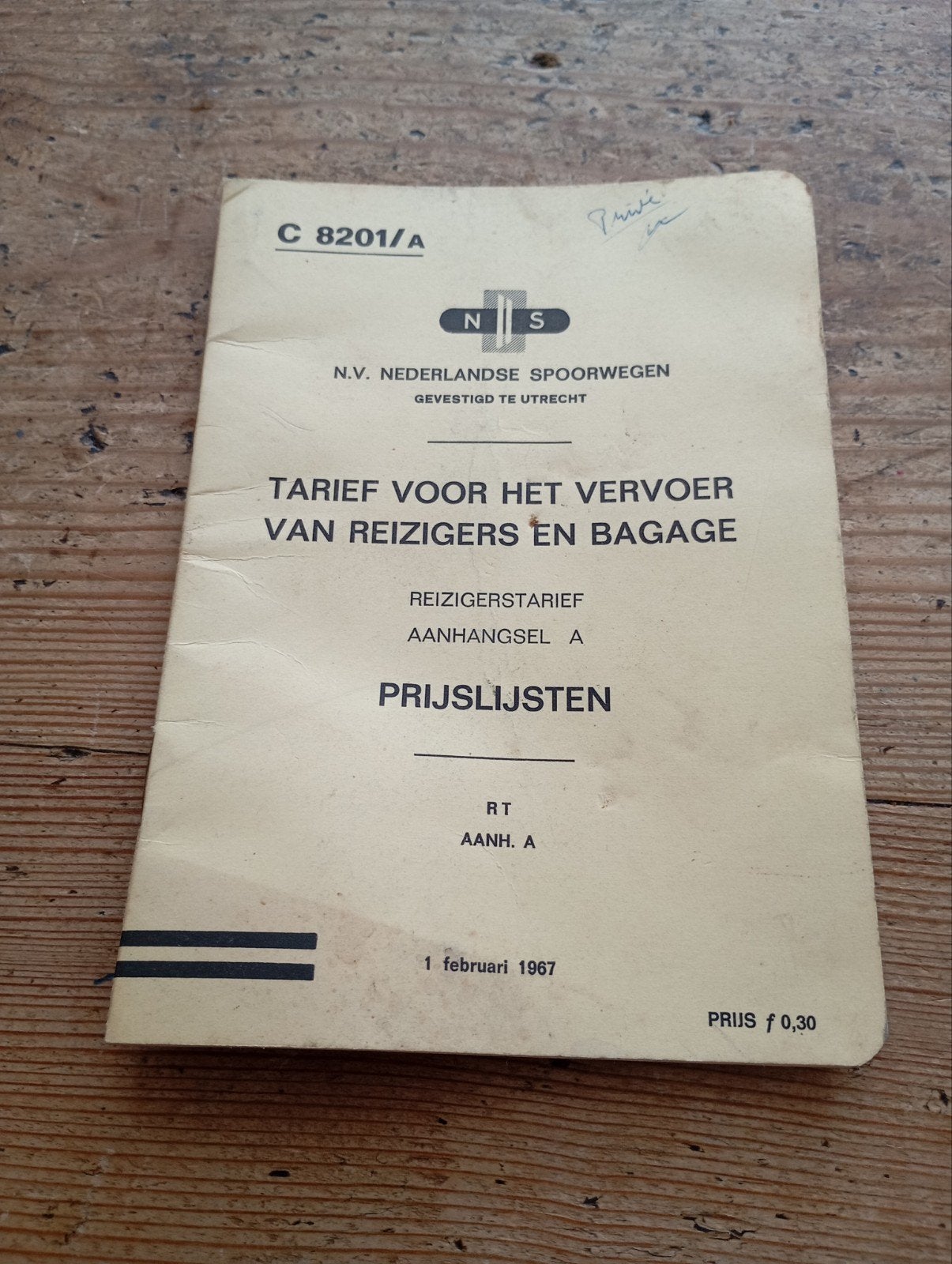 Vintage N.V. Nederlandse Spoorwegen feb 1967 Tarief vervoer, Ophalen of Verzenden, Gebruikt, Trein, Overige typen