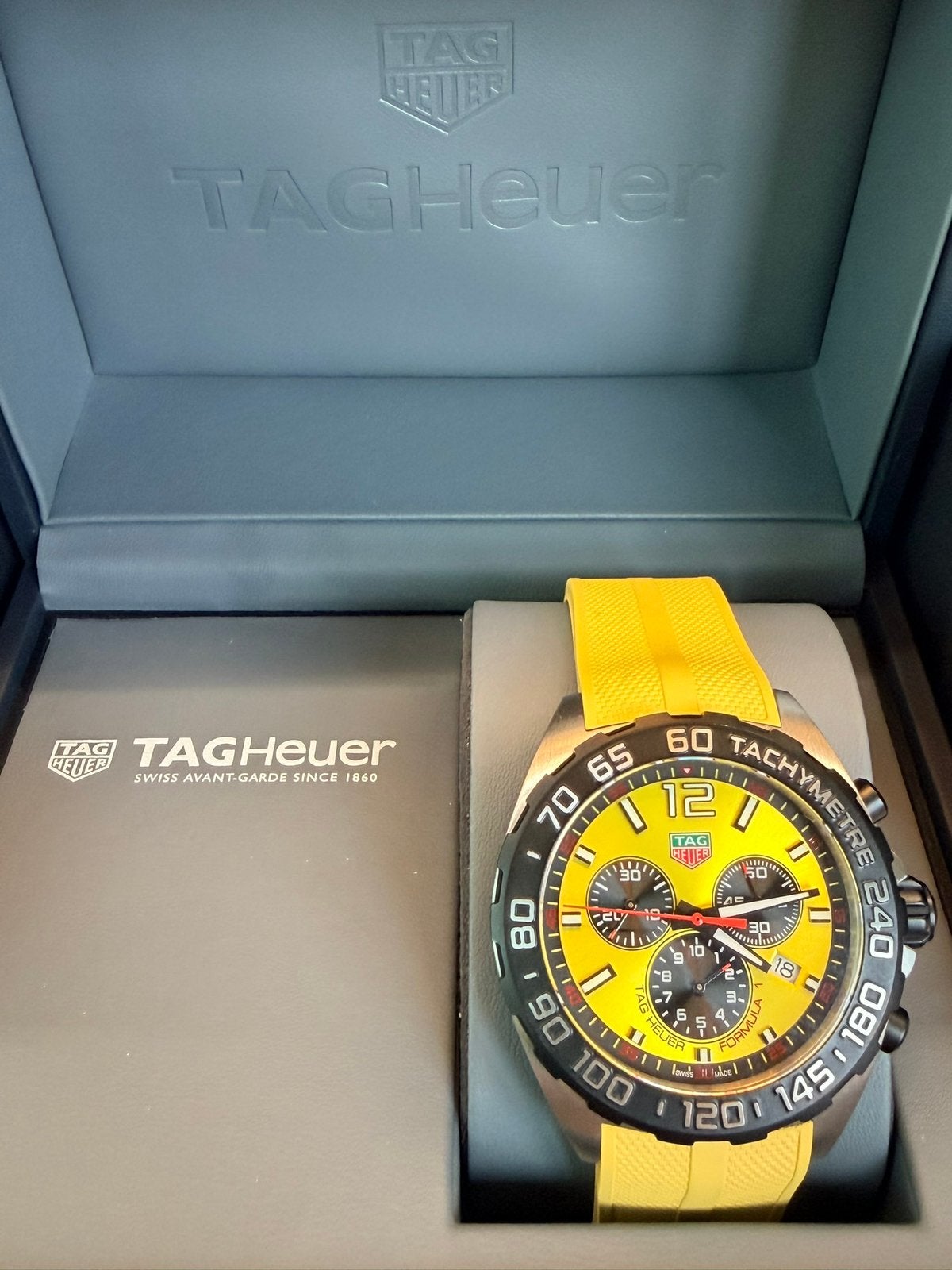 Tag Heuer Formula 1 Chrono CAZ101AM.FT8054 2023 Pre owned, Sieraden, Tassen en Uiterlijk, Ophalen, Kunststof, Polshorloge, Overige materialen