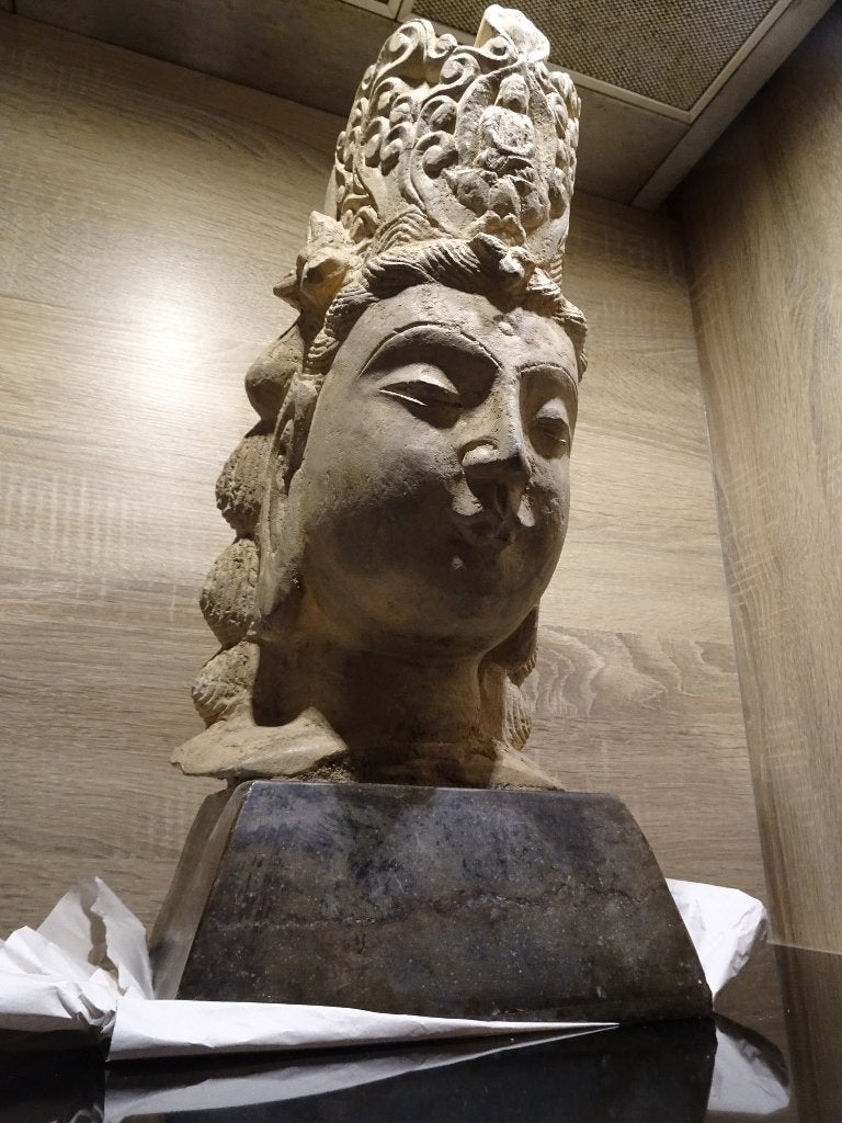 Zware chinese Guanyin van steen, Ophalen, Wit, 42 cm, Overige materialen