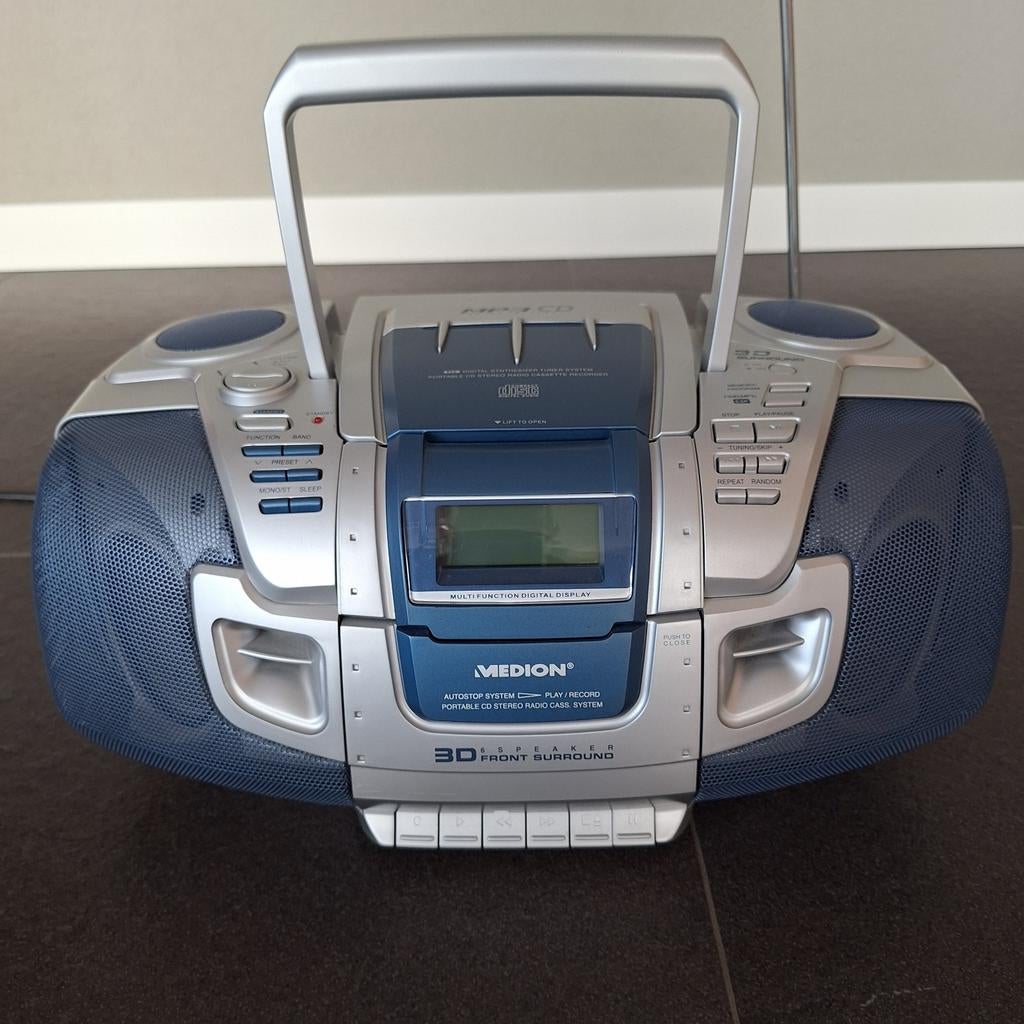 Medion Draagbare Radio CD-speler met 3D Surround Geluid, Ophalen, Zo goed als nieuw, Radio, Met cd-speler