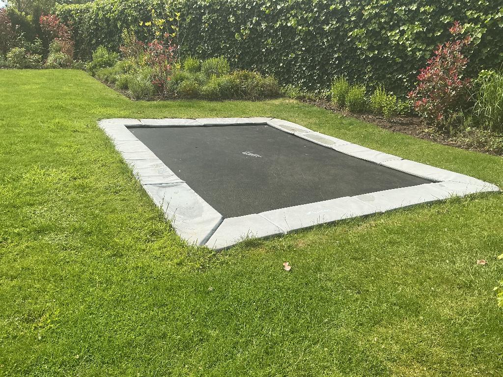 Trampoline Akrobat, 430 x 310 cm, Ophalen, Gebruikt