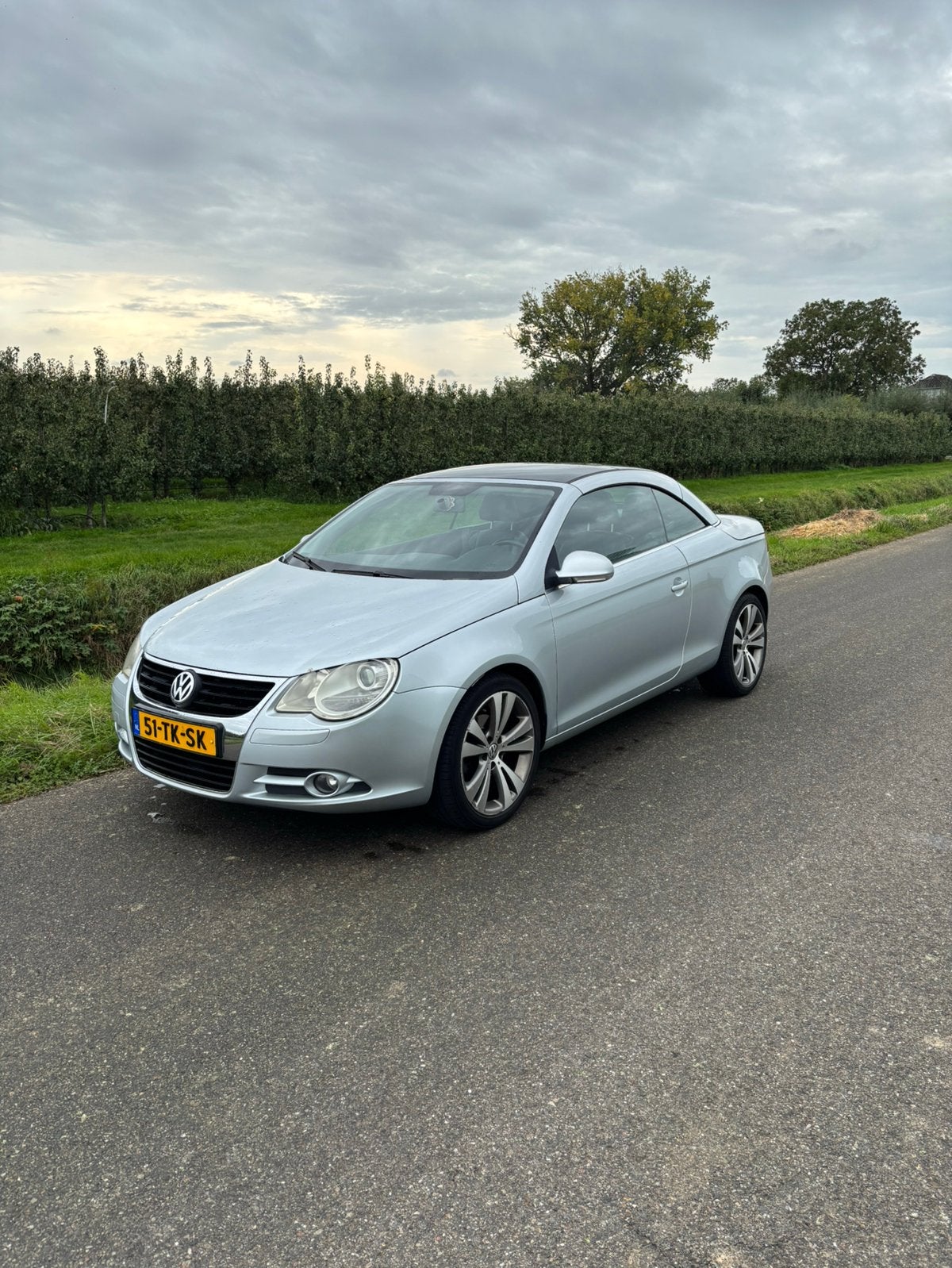 Volkswagen Eos 1.6 16V FSI 2006 Grijs, Zwart, 4 cilinders, 4 stoelen, 75 €/maand