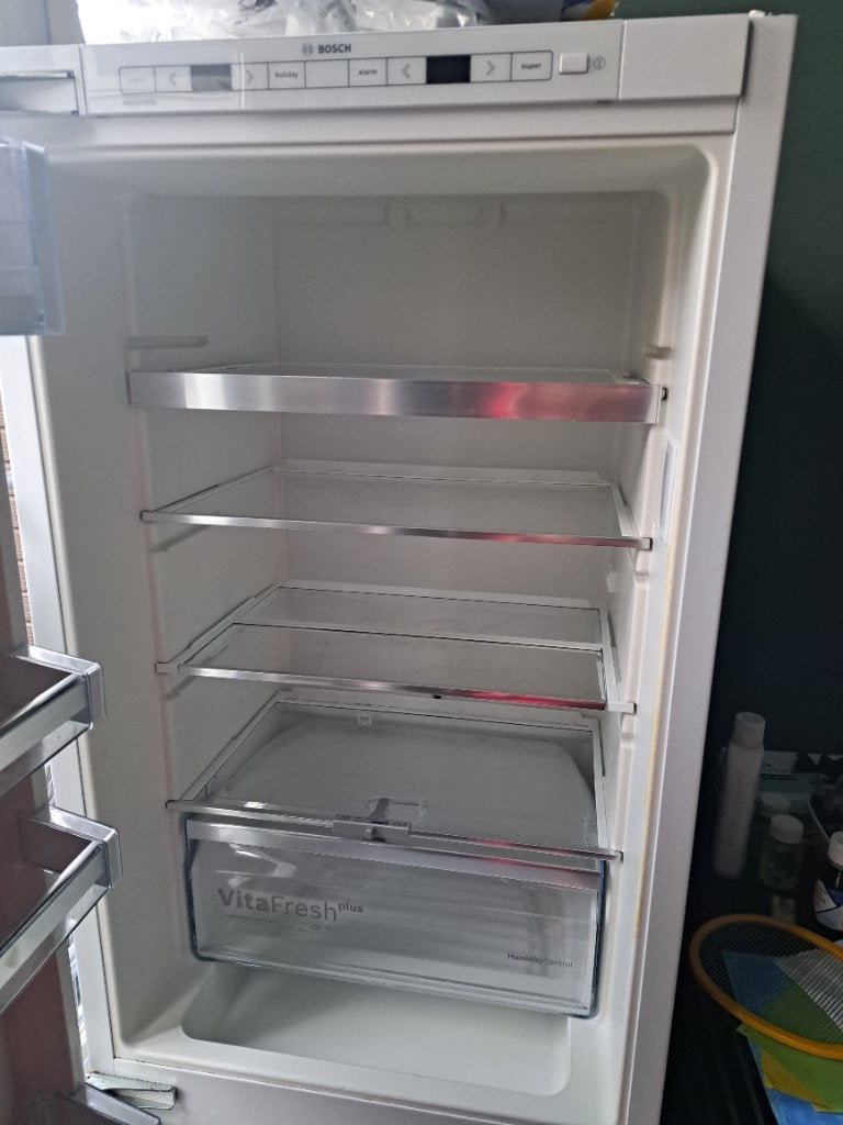 Bosch inbouw koel-vriescombinatie KIS77AF30 NoFrost, Ophalen, 200 liter of meer, Met aparte vriezer, Zo goed als nieuw