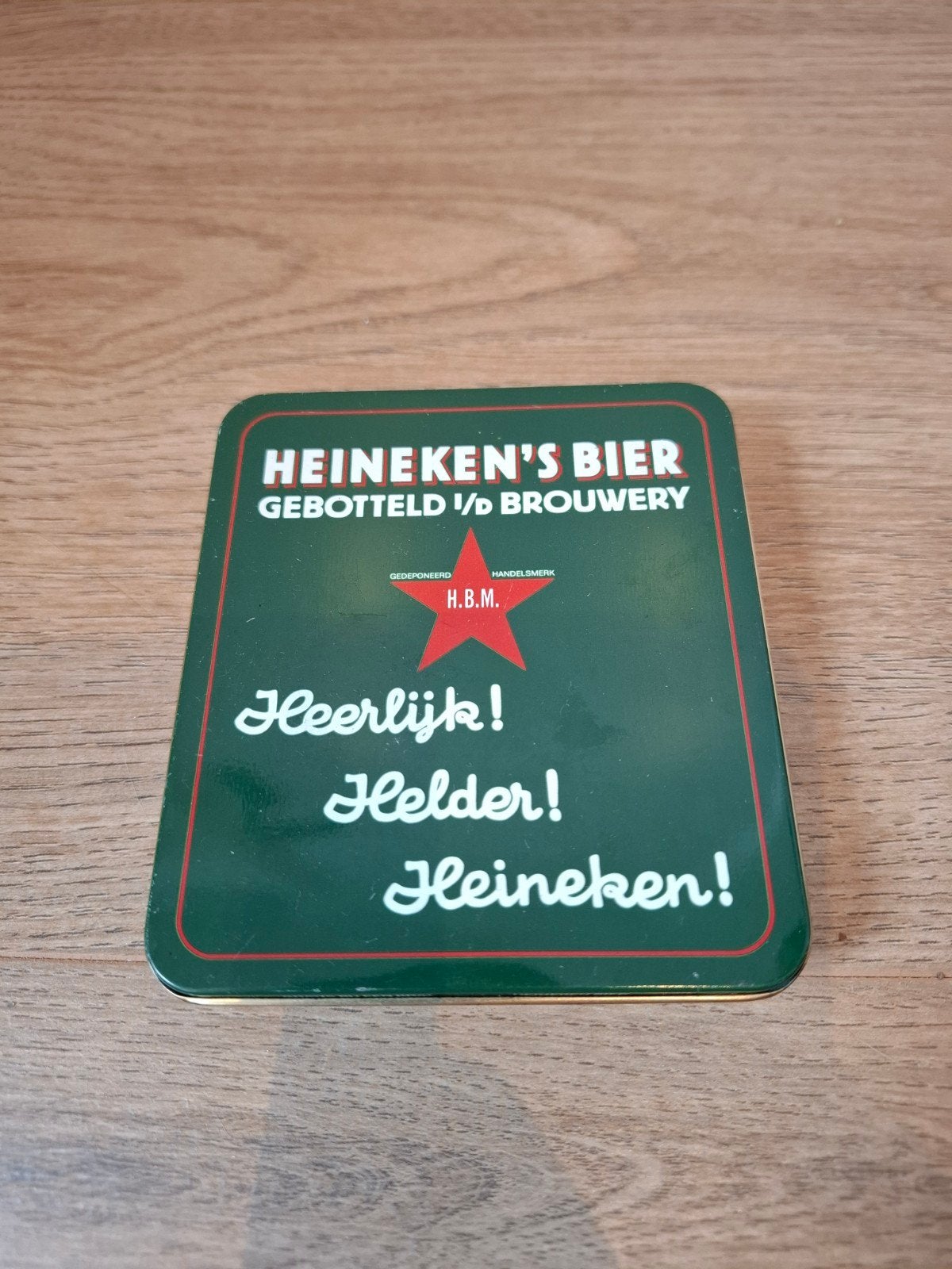 Heineken bewaarblik met bierviltjes, Verzamelen, Ophalen of Verzenden, Viltje(s), Heineken