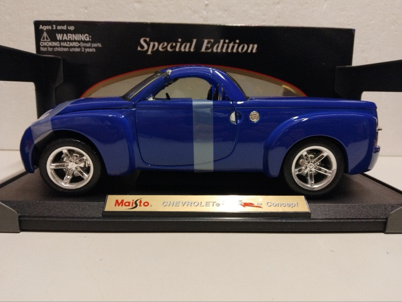 Chevrolet SSR pick up blauw of grijs Maisto metal 1:18 KRD, Ophalen of Verzenden, Zo goed als nieuw, Auto, Maisto