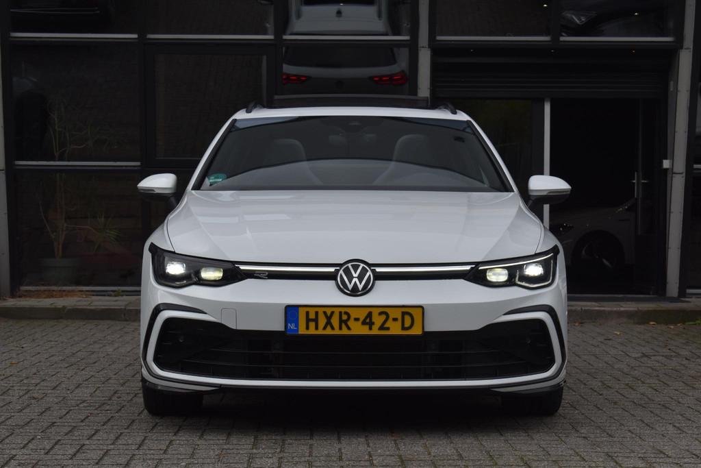 Volkswagen Golf 1.5 eTSI Variant 3x R Line Pano Keyless Lane, Auto's, Volkswagen, 1325 kg, 4 cilinders, Wit, Grijs