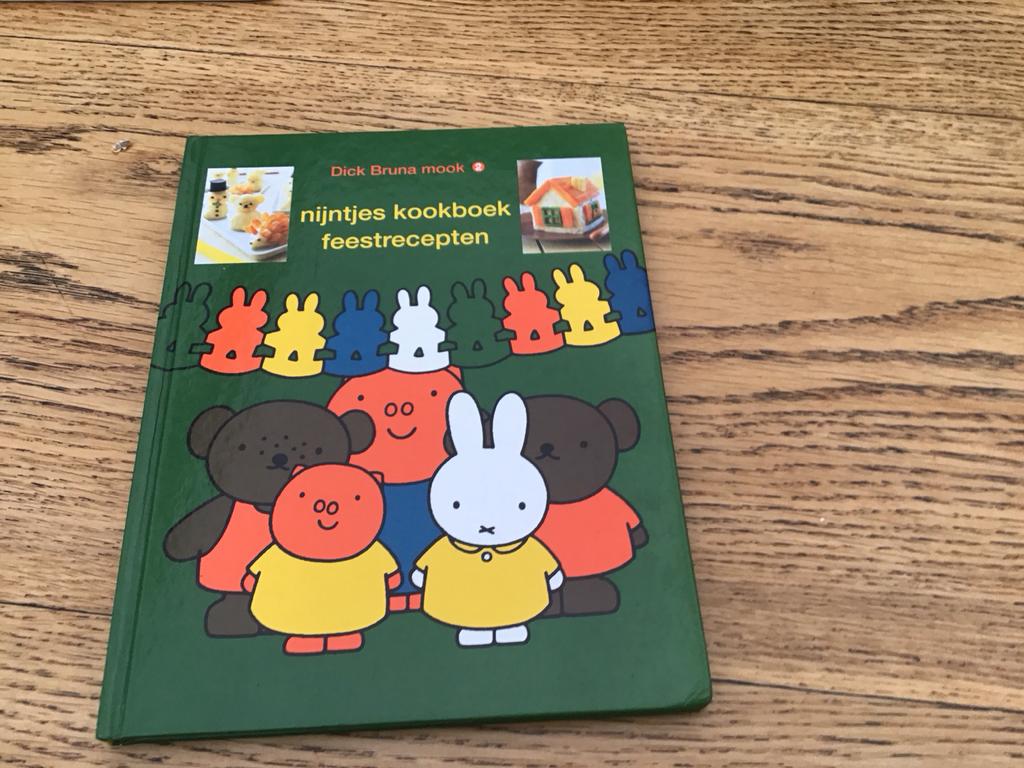 Nijntje kookboek 2 - Feestrecepten (Dick Bruna), Ophalen of Verzenden, Gelezen, Overige typen