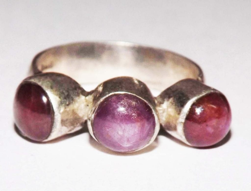 Zilver ring met %100 natuurlijk Robijnen 8,9 karaat, Ophalen, Zo goed als nieuw, 17 tot 18, Dame of Heer