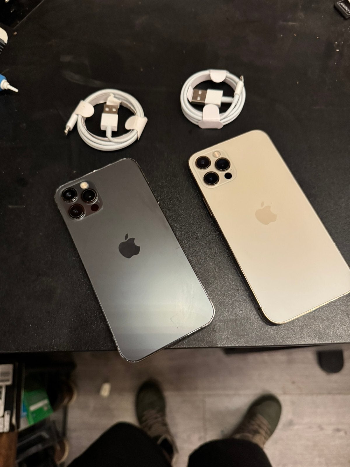 2x iPhone 12 Pro 128GB Goud & Graphite, Telecommunicatie, Mobiele telefoons | Apple iPhone, 128 GB, Zo goed als nieuw, Zonder simlock