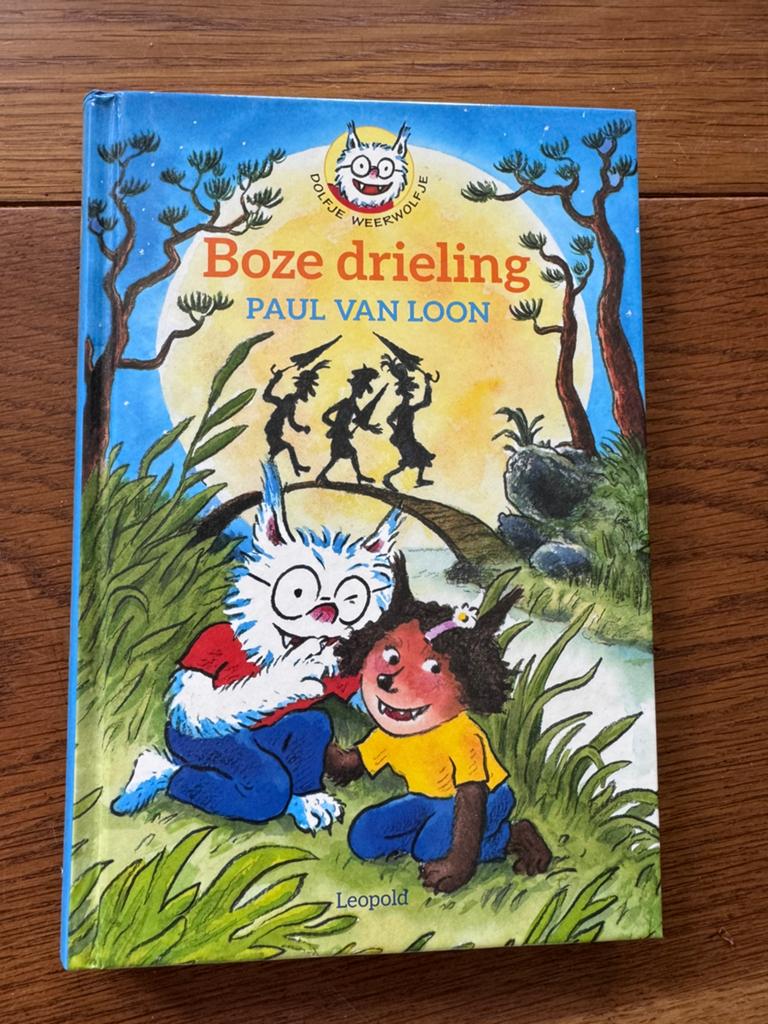 Paul van Loon - Boze Drieling, Ophalen of Verzenden, Zo goed als nieuw, Fictie algemeen