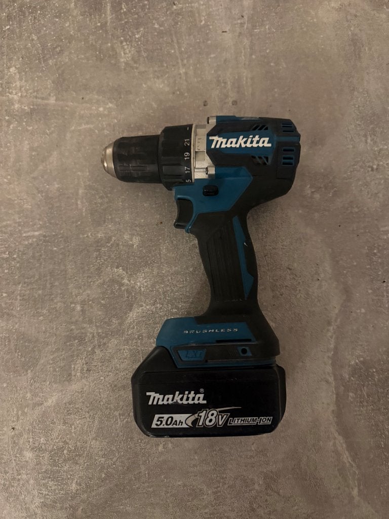Makita DDF484 18V Brushless Schroefboormachine + 5.0Ah LXT, Ophalen of Verzenden, Zo goed als nieuw, Boor- en Schroefmachine, Variabele snelheid