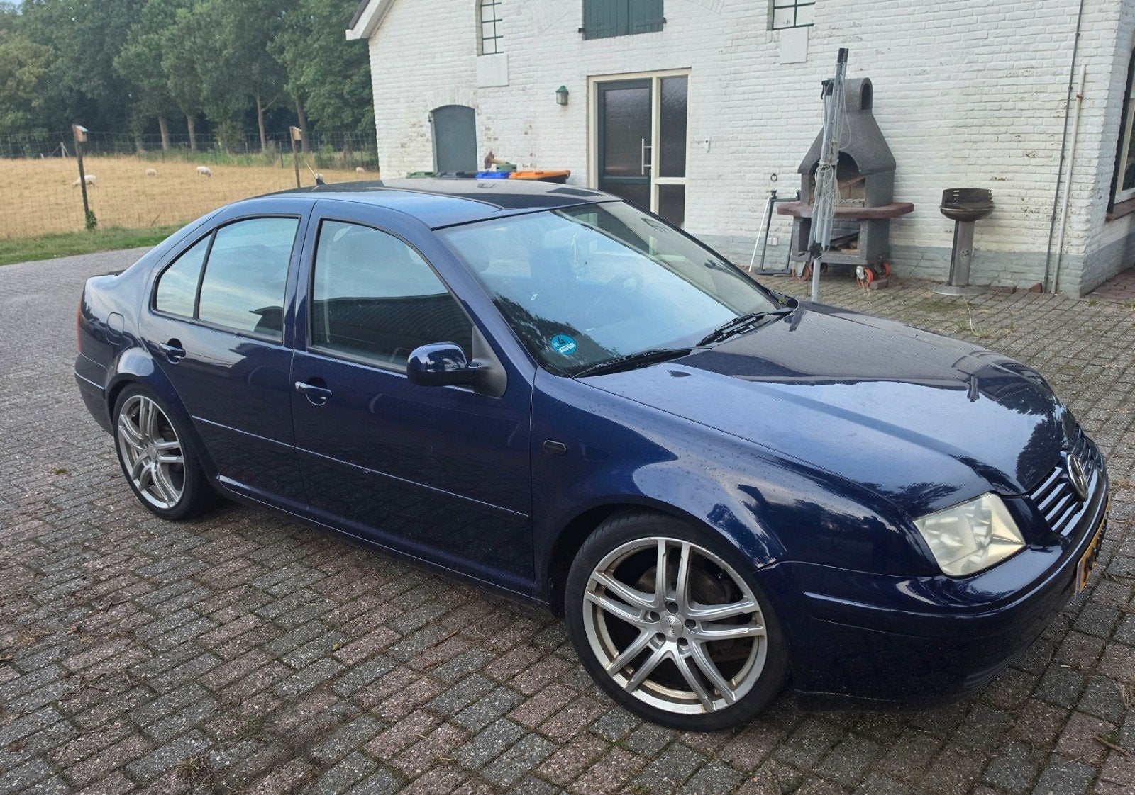 Volkswagen Bora 1.6 2002 ( lees tekst!!), Auto's, Bora, 4 cilinders, Blauw, 1200 kg
