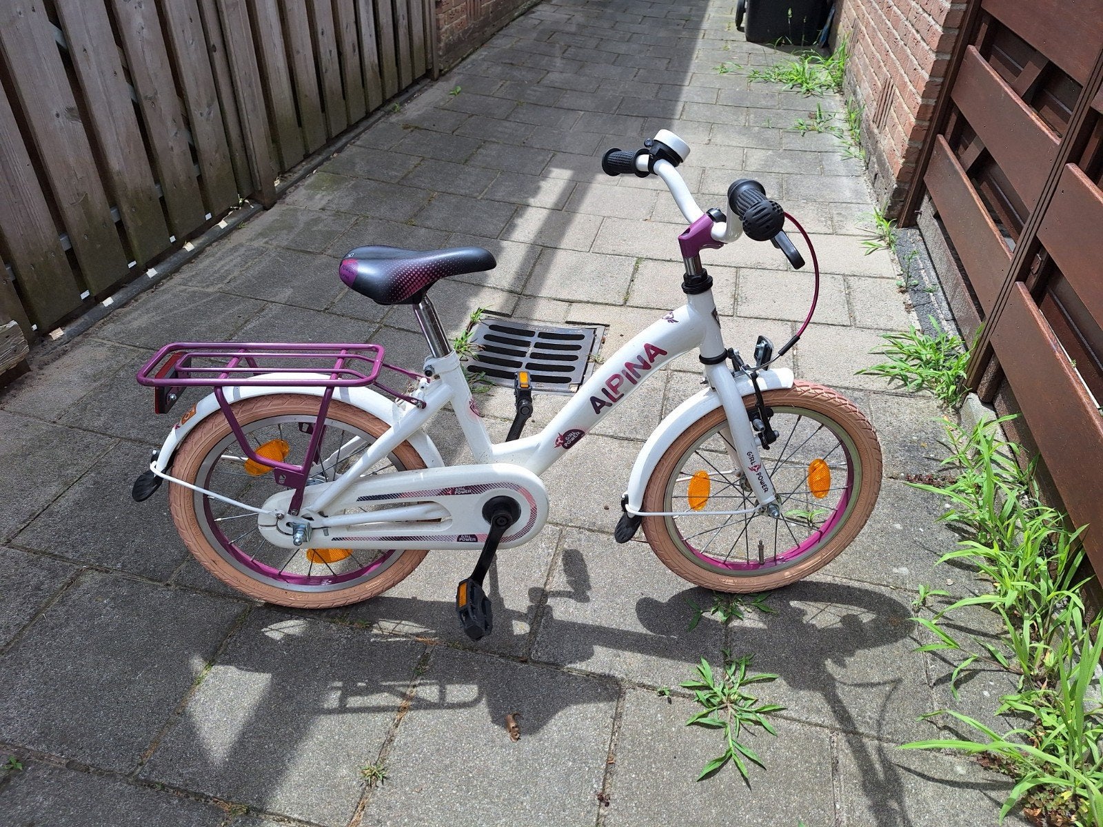 Alpina kinderfiets met zijwieltjes - 16 inch, Fietsen en Brommers, Ophalen, Zijwieltjes, Velgrem, Alpina