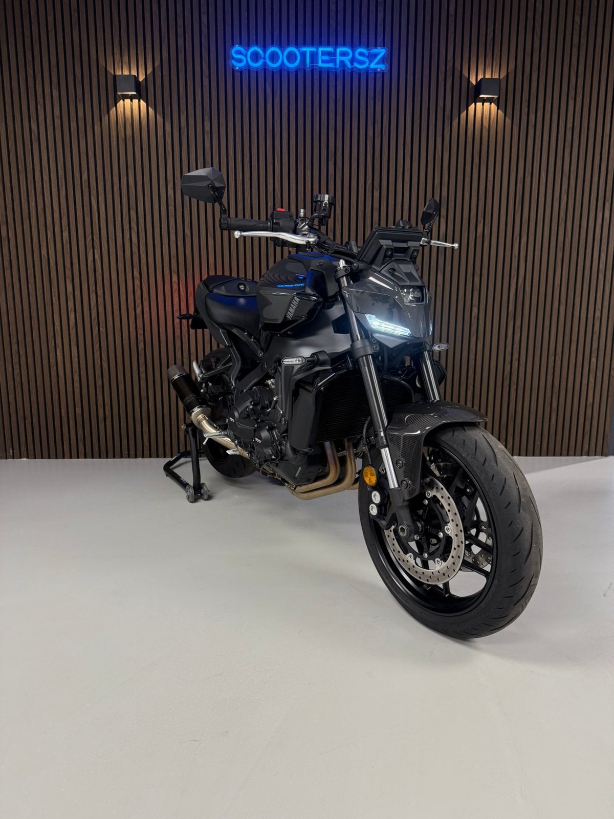 Yamaha Mt09 2024 Custom kleur | Carbon | Akrapovic | Uniek!!, Motorrijbewijs A, 3 cilinders, Meer dan 35 kW, Naked bike